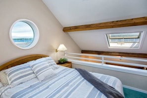 1 bedroom, iron/ironing board, travel cot, Internet