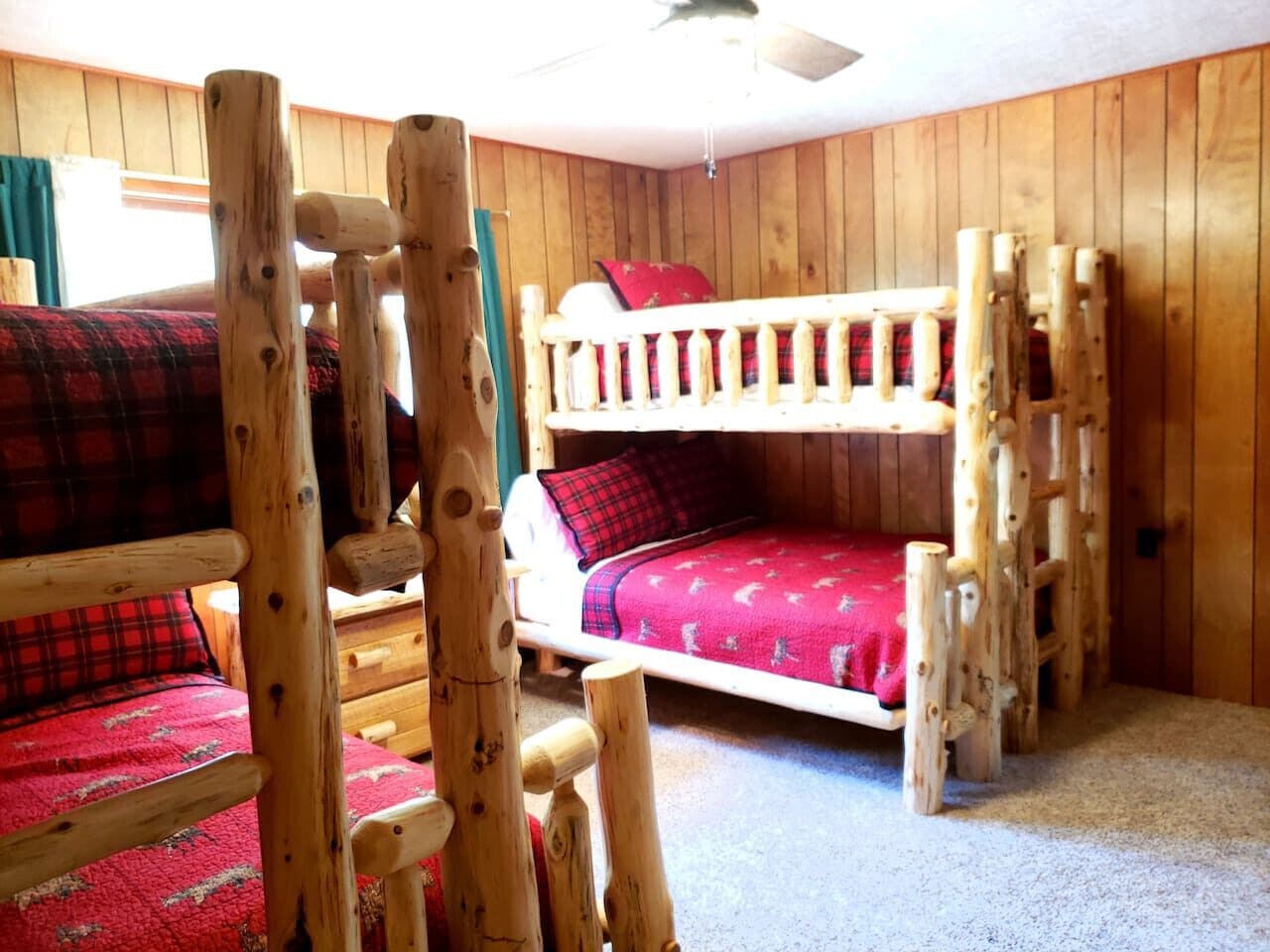 2 makuuhuonetta, silitysrauta/-lauta, Wi-Fi, vuodevaatteet