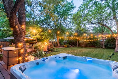 Stunning Entertaining Backyard. Spectacular Amenities. Perfect for Large Group  