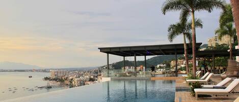 Piscine extérieure, piscine chauffée