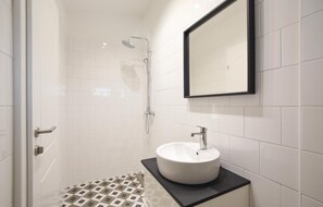 Combined shower/tub - Luxurious home in Hrvace (Hrvace)