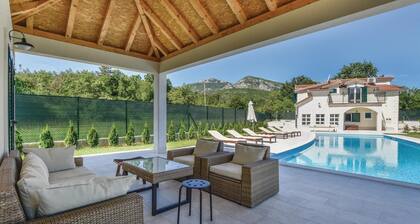Luxurious home in Hrvace