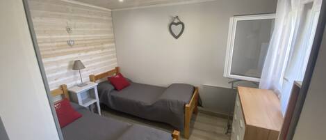 2 عدّة غرف نوم ومكواة/لوح كي وواي فاي مجانًا