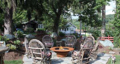 Downtown 3 BR Fenced yard-Pets OK