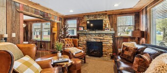 Downtown 3 BR Fenced yard-Pets OK