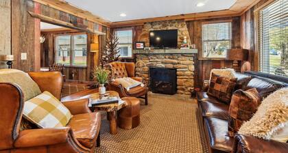 Downtown 3 BR Fenced yard-Pets OK