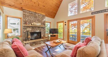 Slopeside Luxury Dog Friendly Retreat w/ Hot Tub