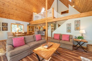 Smart TV, fireplace, DVD player