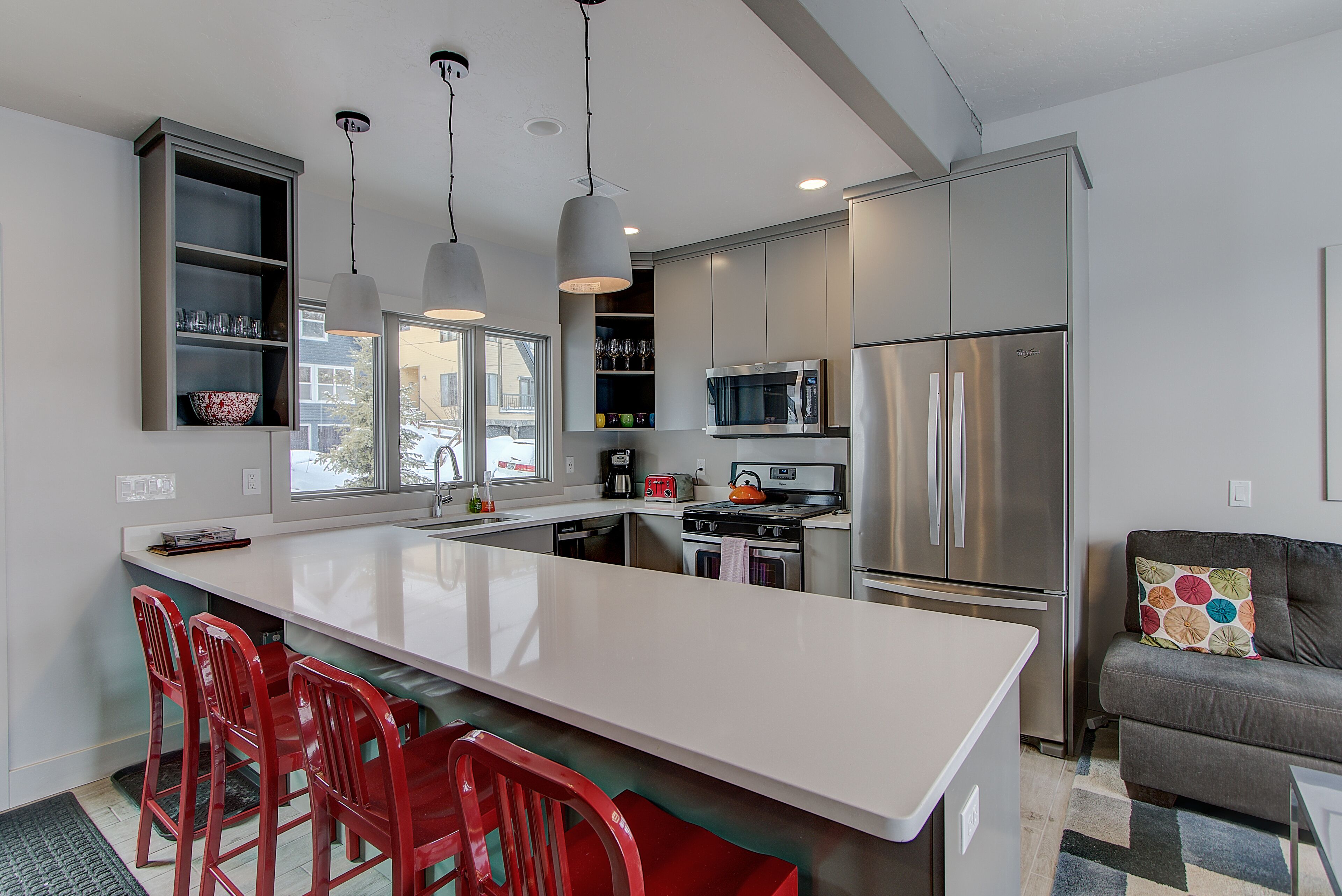 Refrigerador, microondas, horno y lavavajillas 