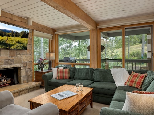 Top of the Village~Ski-in/out~HT~Pool~Grill~Parking