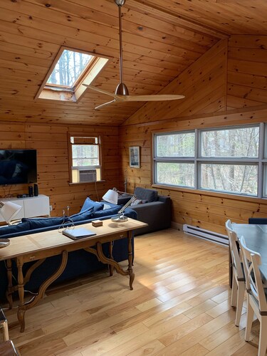 Beach Cottage in the trees and near the sea.
Bigger than it looks!!