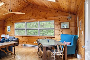 Dining - Beach Cottage in the trees and near the sea.
Bigger than it looks!! (Ogunquit)