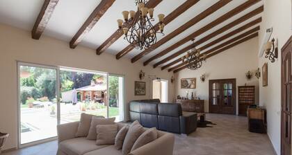 Mas en Provence climatisé avec piscine et jardin ECO