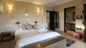 10 habitaciones y caja de seguridad en la habitación 