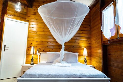 Tropical space, privacy, plenty of room, book now for the perfect escape.