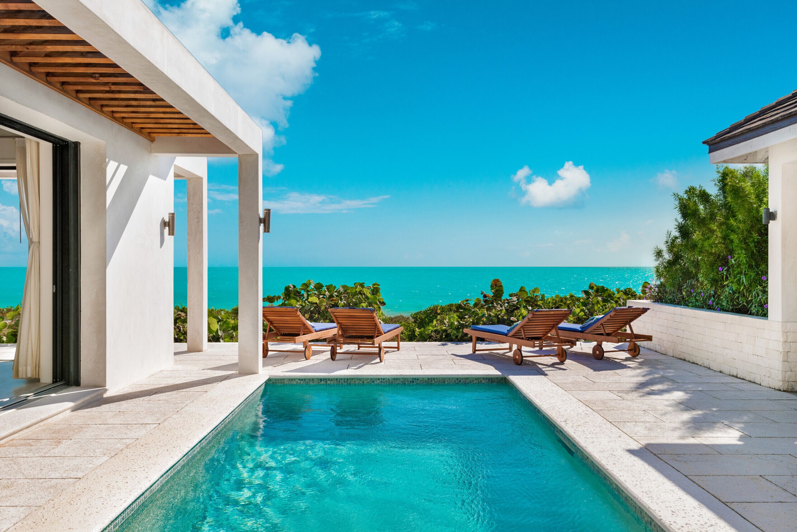 Een verwarmd zwembad