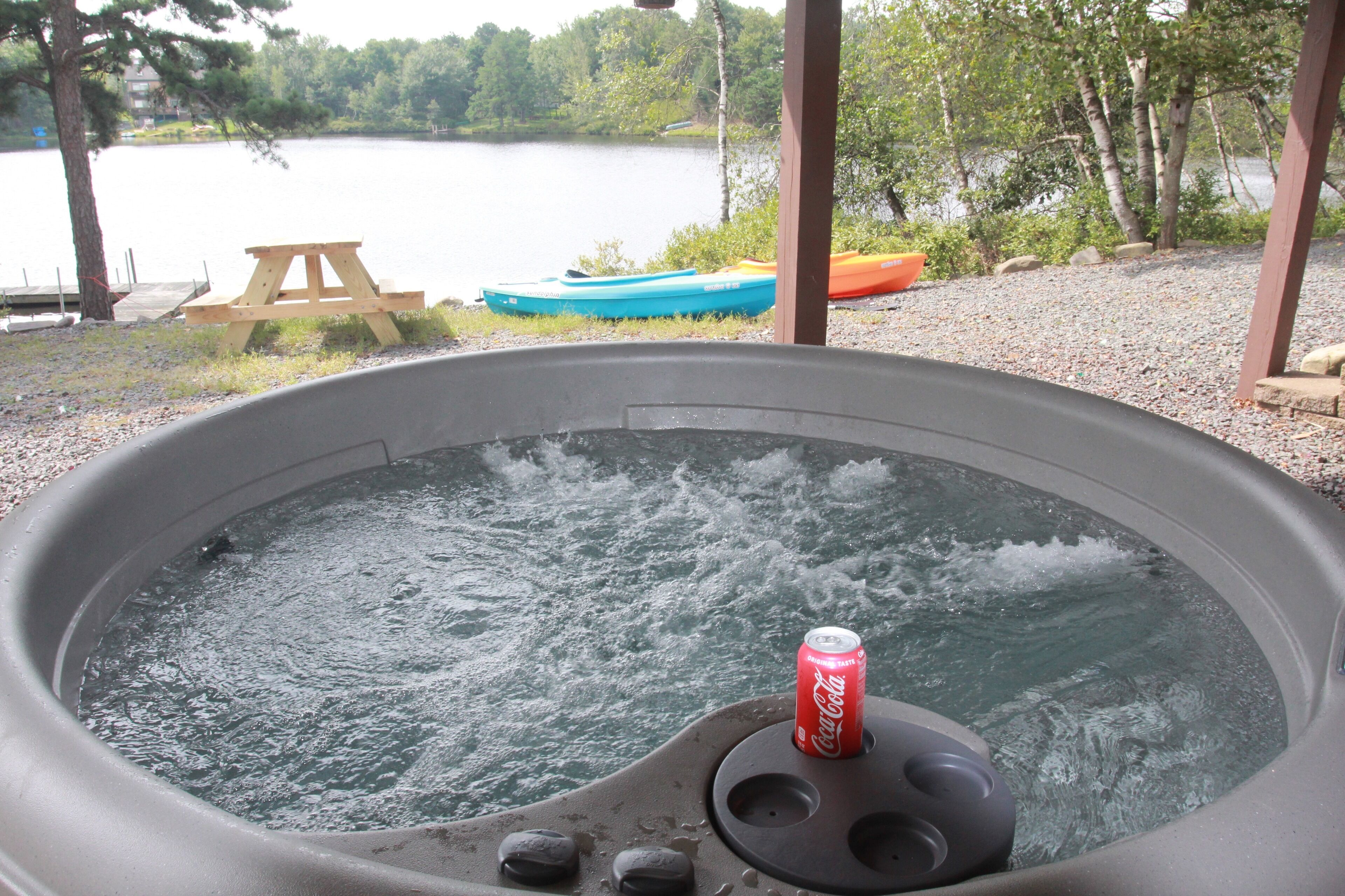 Outdoor spa tub