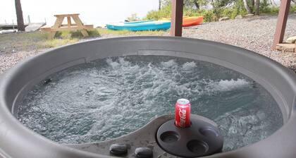 Beautiful Lakefront w Private Beach/Hot Tub/ Boats/ Fire Pit