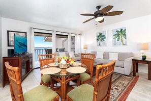 Dining - 🏖️Oceanfront Kona Condo | Top Floor Views & Lanai (Kailua Kona)
