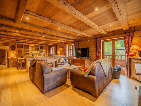 Télévision, cheminée