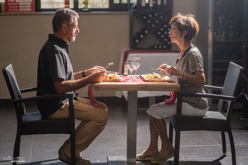 Comfort studio 2 twin beds, kitchenette, aparthotel with swimming pool 