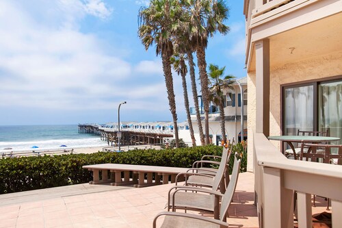 STEPS TO THE SAND REMODELED CONDO