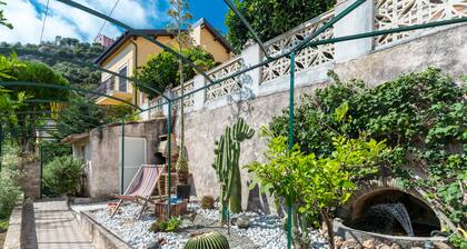 Mentonnaise house with garden near downtown and beaches<br>Â Rated 3 stars <br>