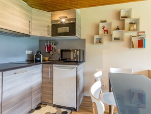 Frigorifero, microonde, forno, lavastoviglie