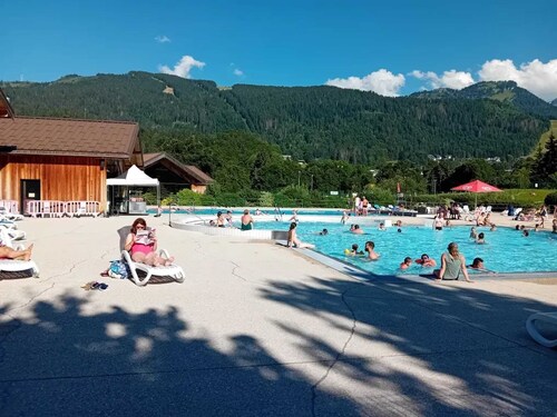 Homerez - Studio à Les Carroz, vue sur montagne.