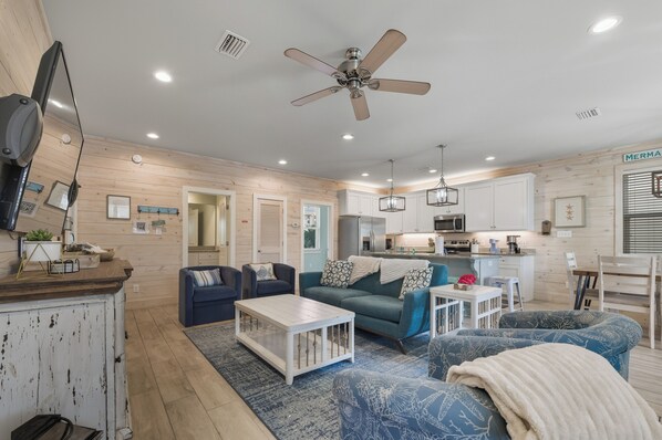 Smart-TV, Videospiele, Bücher, Musikbibliothek