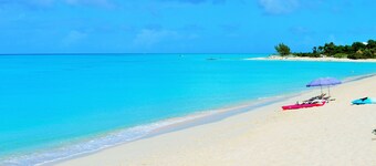 A Designer Villa Near Grace Bay Beach -  Waterslide, Large Pool, Gated