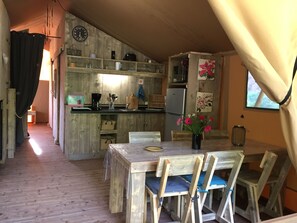 Dining - Comfortable cottage in beautiful estate with swimming pool (T5p2) (Le Buisson de Cadouin)