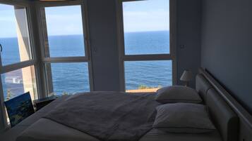 4 habitaciones, tabla de planchar con plancha, cuna de viaje y wifi