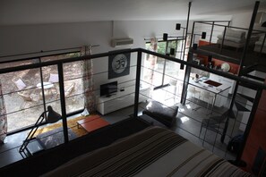 3 bedrooms, desk, iron/ironing board, travel cot