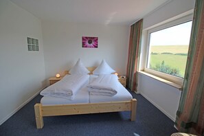 3 chambres, fer et planche à repasser, Wi-Fi gratuit, draps fournis