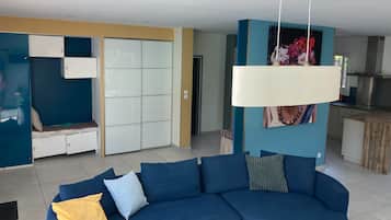 TV connectée, livres, vidéothÚque, chaßne hi-fi