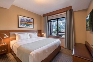 2 bedrooms, in-room safe, free WiFi, bed sheets - Canmore 2BR Suite | Top Floor + Mountain Views (Canmore)