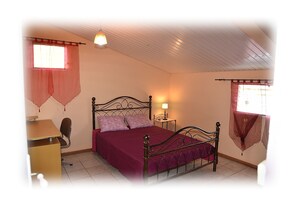 1 bedroom, desk, iron/ironing board, free WiFi