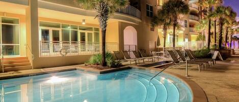 Innenpool, Außenpool