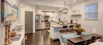 Den Daly - Old Town 2BR / 3BA Condo, gå til Main St! Flott beliggenhet