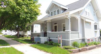 Sijainti! Sijainti! Sijainti! 5 makuuhuoneen koti 1 korttelin päässä keskustasta Decorah