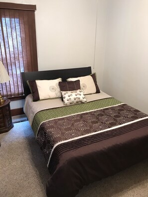 5 bedrooms, iron/ironing board, travel crib, free WiFi