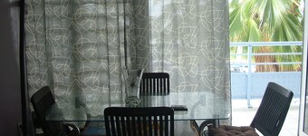 最も美しいビーチの海の景色と素晴らしいロケーション。 