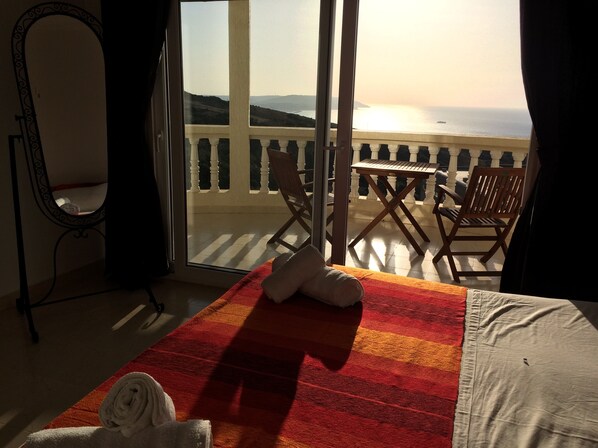 4 bedrooms, iron/ironing board, internet, bed sheets - Villa Mnar Tanger - Morocco (Tanger)