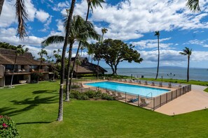 Pool - Ma'alaea Surf, Unit G9-2BR Beachfront Condo, AC, Wi-Fi, TV, Pool, Kitchen (Kihei)