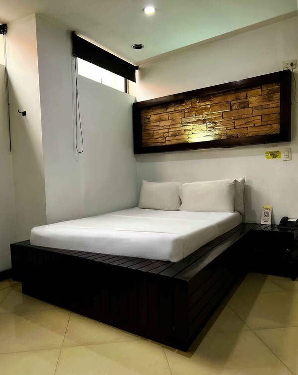 Deluxe Double Room, 1 Double Bed, Non Smoking | Egyptian cotton sheets, premium bedding, WiFi (free), bed sheets