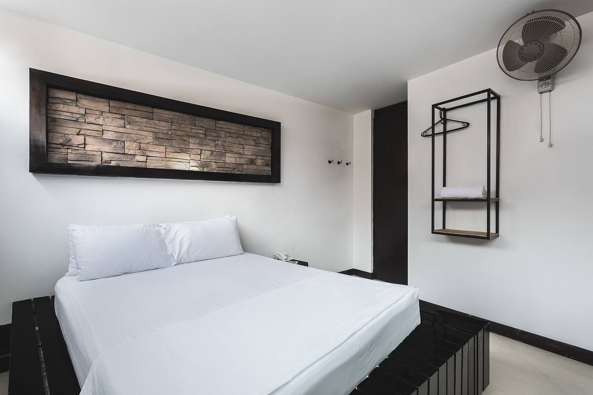 Classic Double Room, 1 Double Bed, Non Smoking | Egyptian cotton sheets, premium bedding, WiFi (free), bed sheets