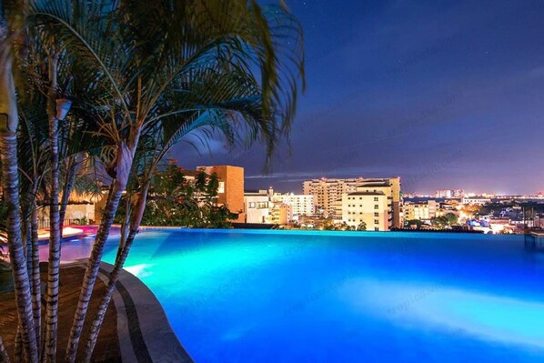 Outdoor pool, a heated pool
