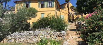 Beautiful  Provencal Villa Close To The Beach And Accommodation