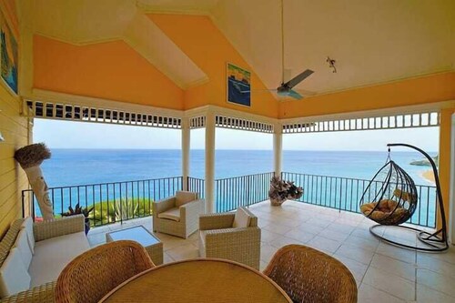 Stylish 3BR Penthouse  Ocean Views, Sosúa Center